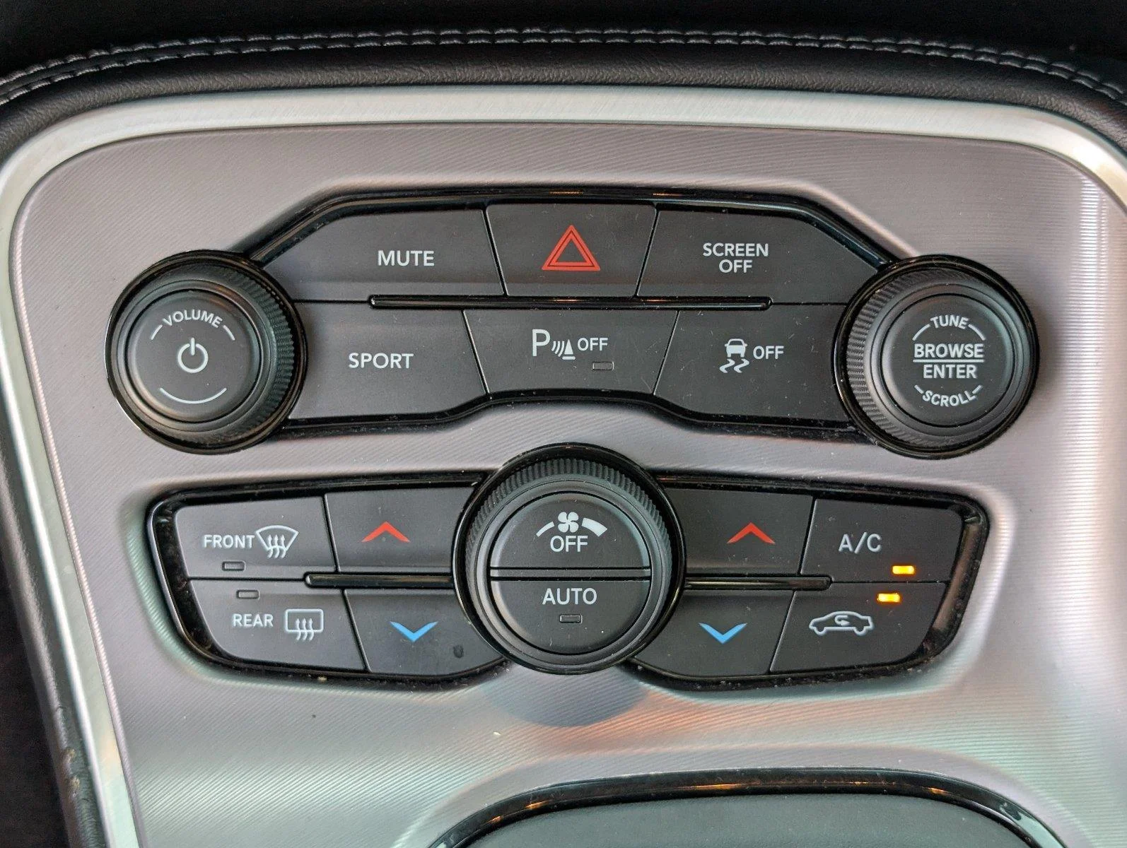 Used 2022 Pitch Black Clearcoat Dodge R/T image 24