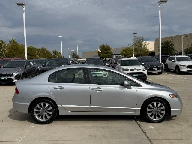 Used 2009 Alabaster Silver Metallic Honda EX-L image 6