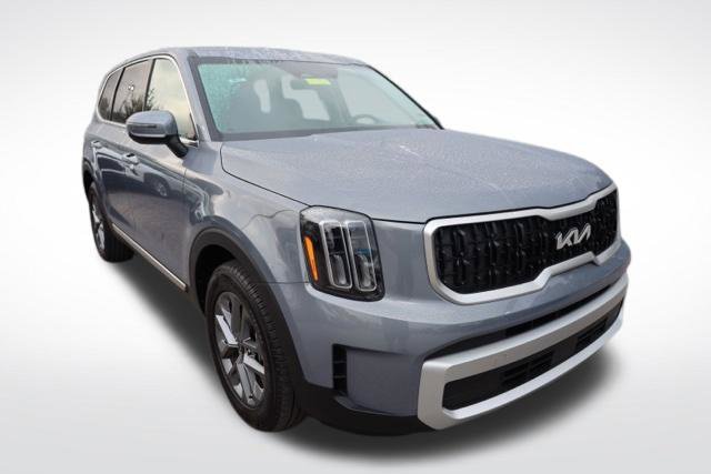 Used 2025 Silver Kia LX image 2