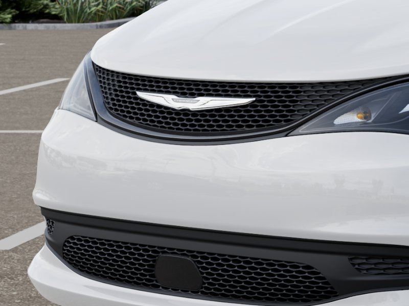 New 2027 Bright White Clear-Coat Exterior Paint Chrysler LX image 11