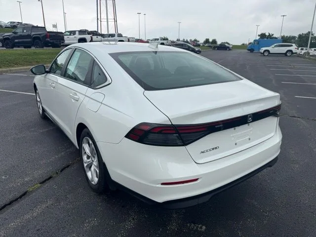 Used 2025 Platinum White Pearl Honda LX image 5