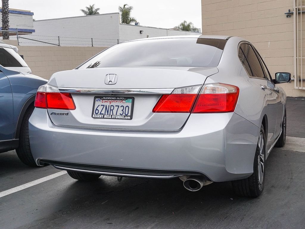 Used 2013  Honda LX image 6