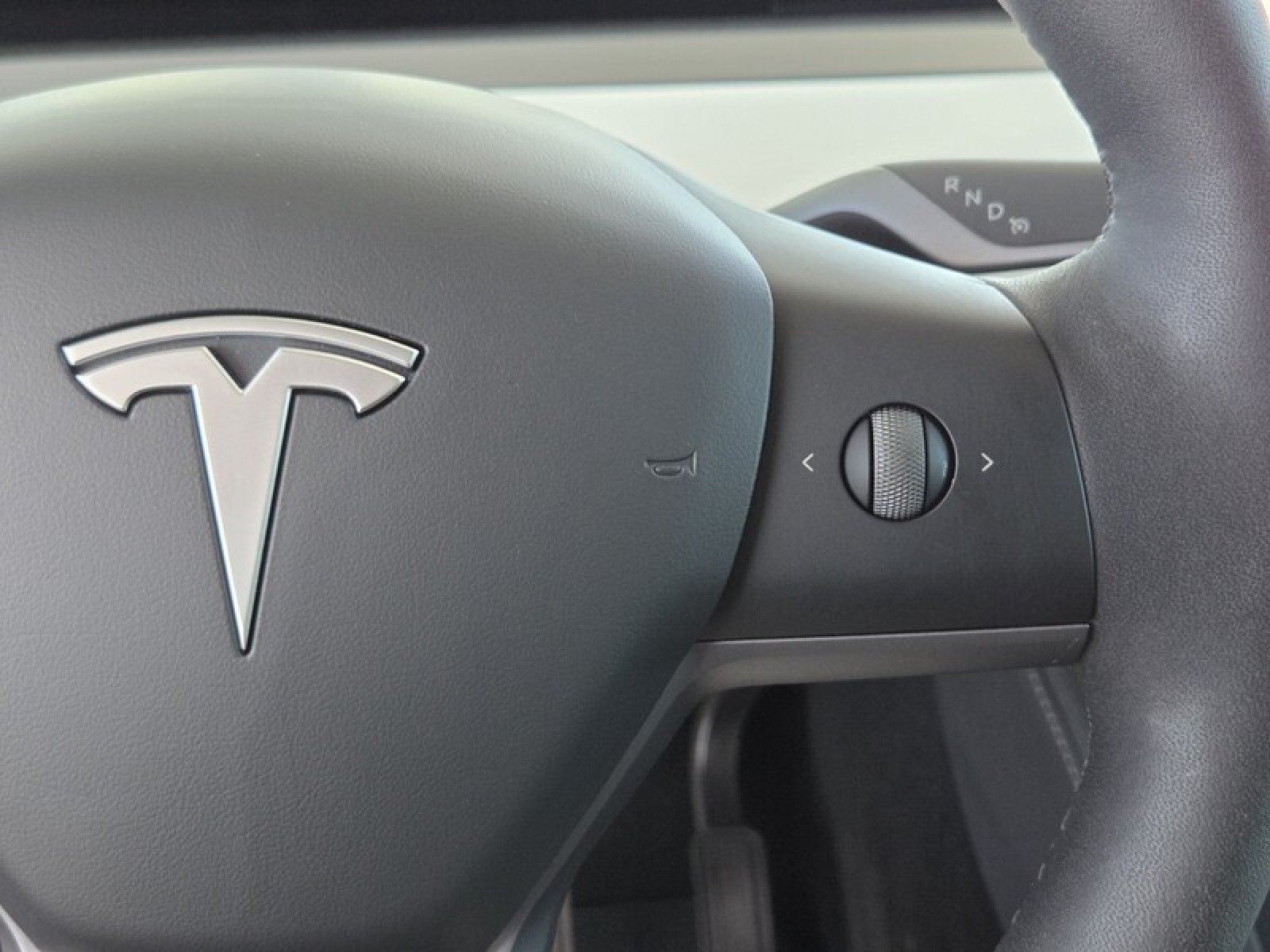 Used 2025 RED Tesla Long Range image 27