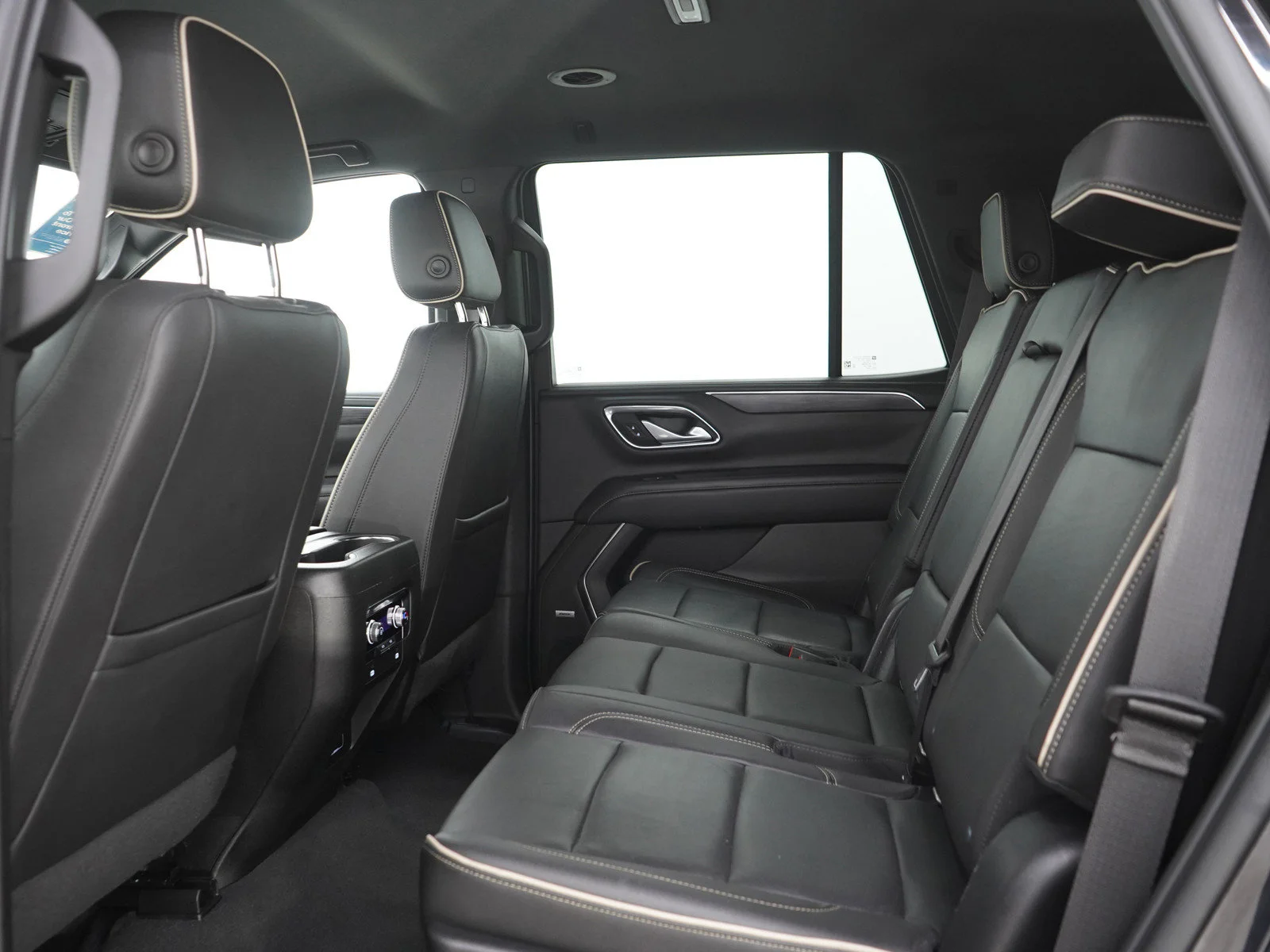 2022 GMC Yukon SLT - Photo 16