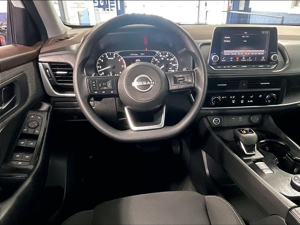 Used 2023 White Nissan S image 18