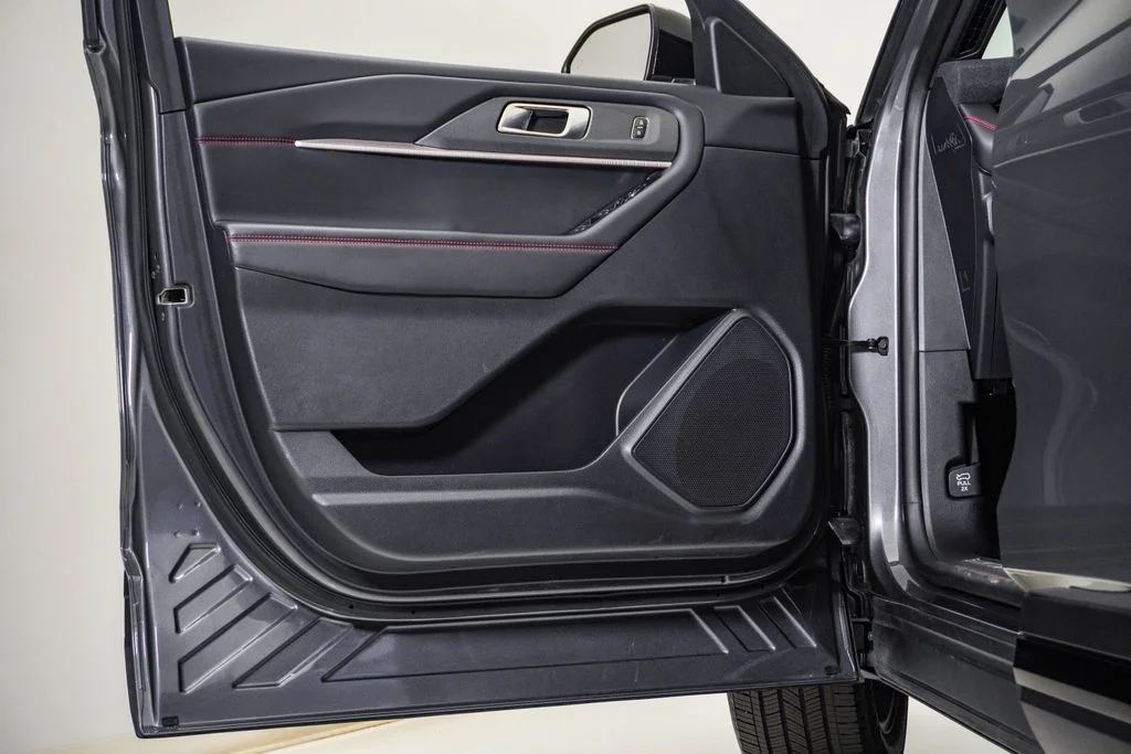Used 2025 Gray Metallic Ford ST-Line image 27