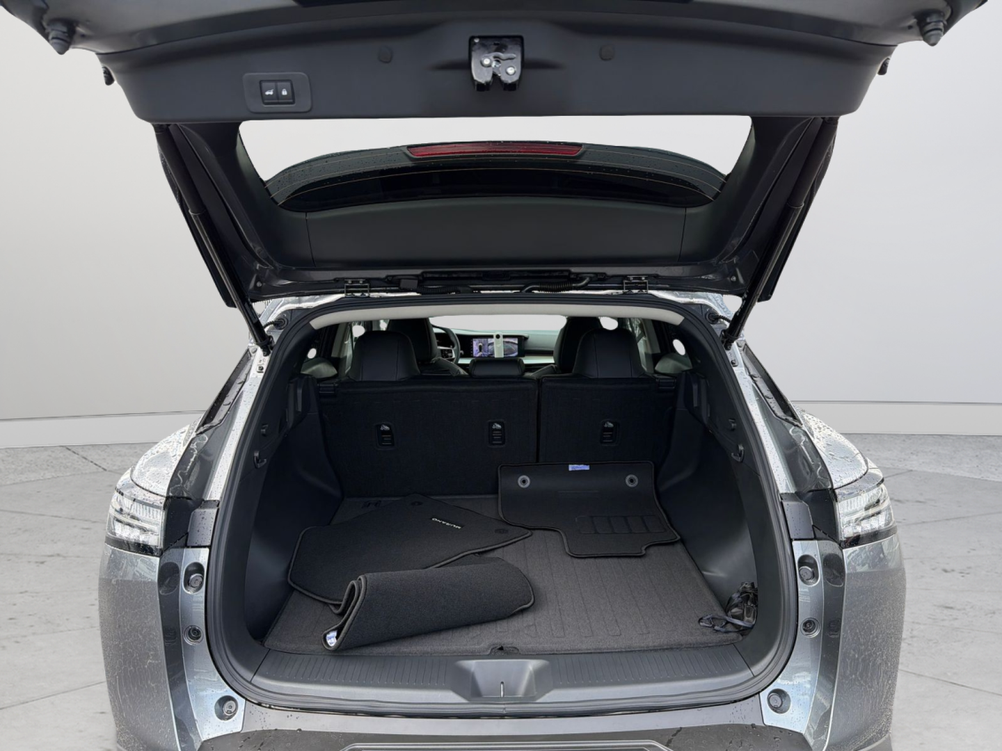 New 2026 Gray Nissan SL image 38