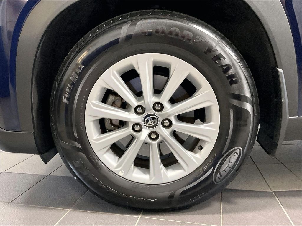 Certified Used 2026  Toyota XLE image 7