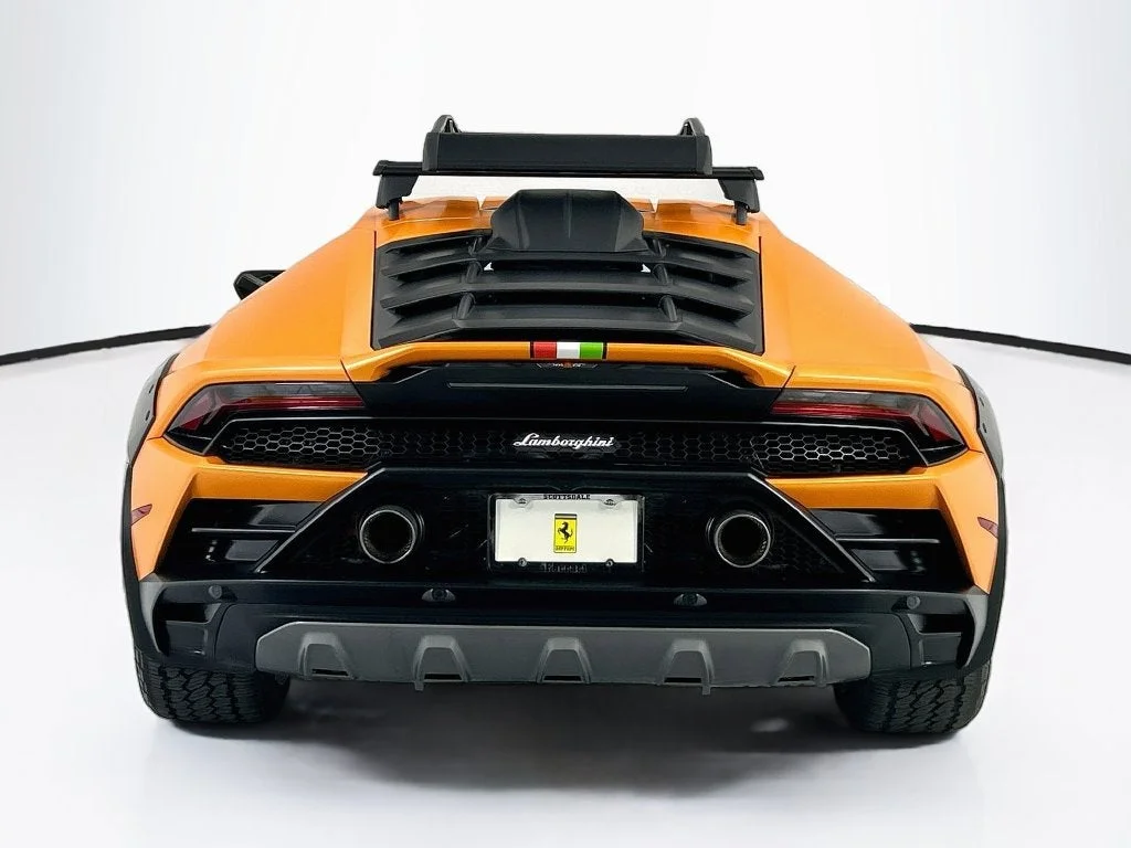Used 2023 Orange Lamborghini  image 6