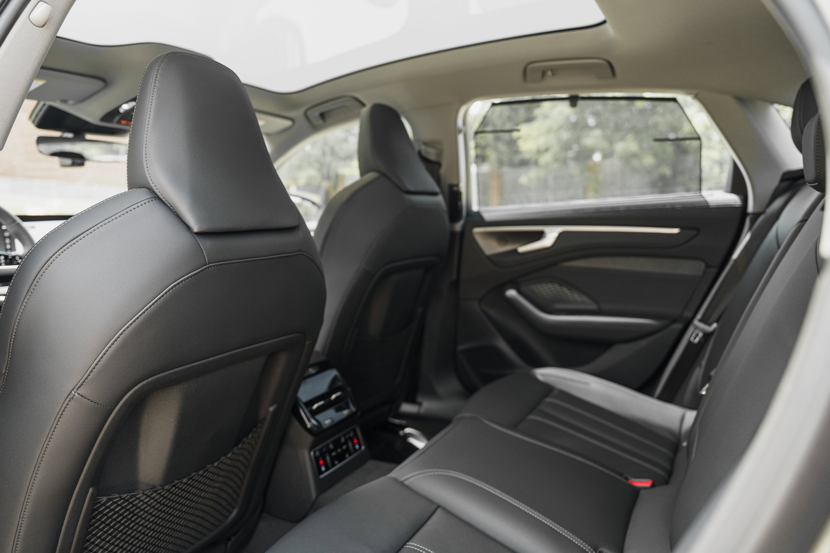 New 2026 Daytona Gray Pearl Effect Audi Premium Plus image 26