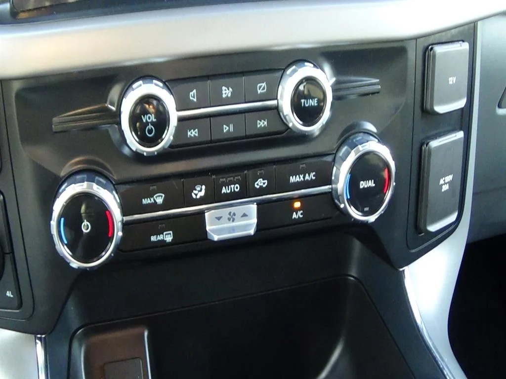 Certified Used 2024 Carbonized Gray M7 Ford XLT image 30
