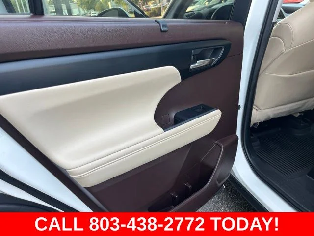 Used 2020 White Toyota XLE image 11