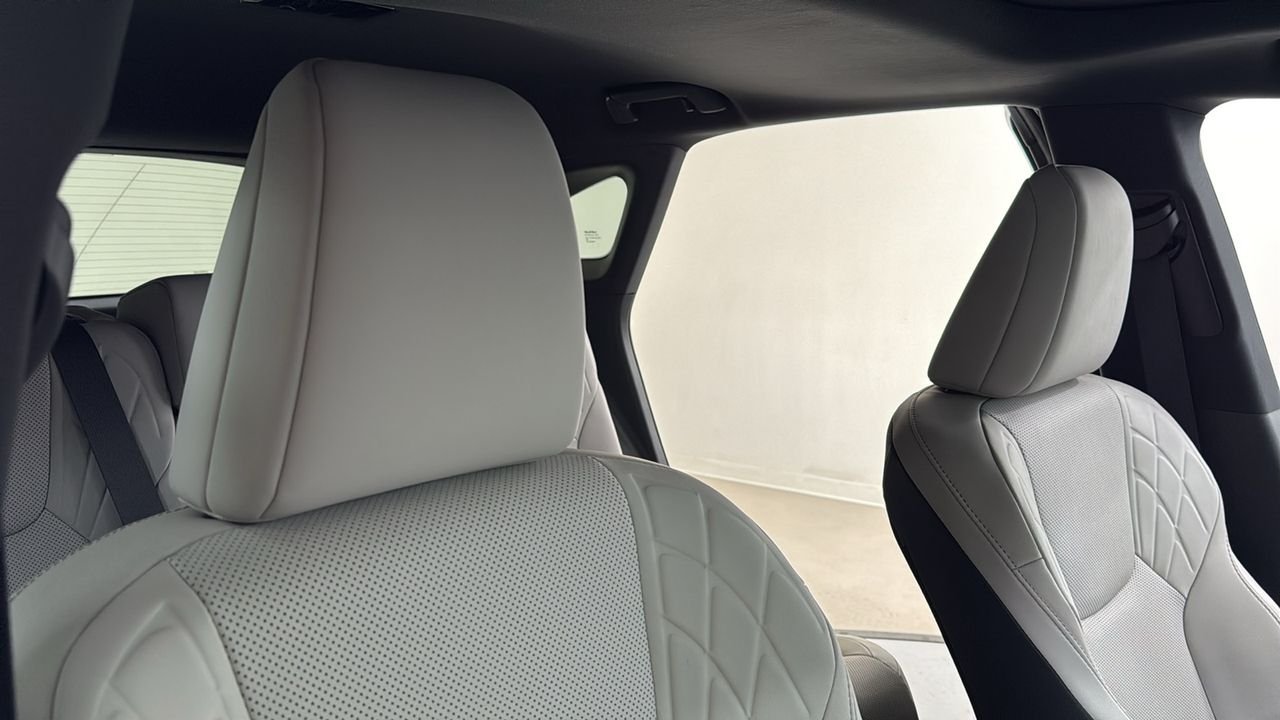 Used 2025 Green Lexus 350h Premium image 19