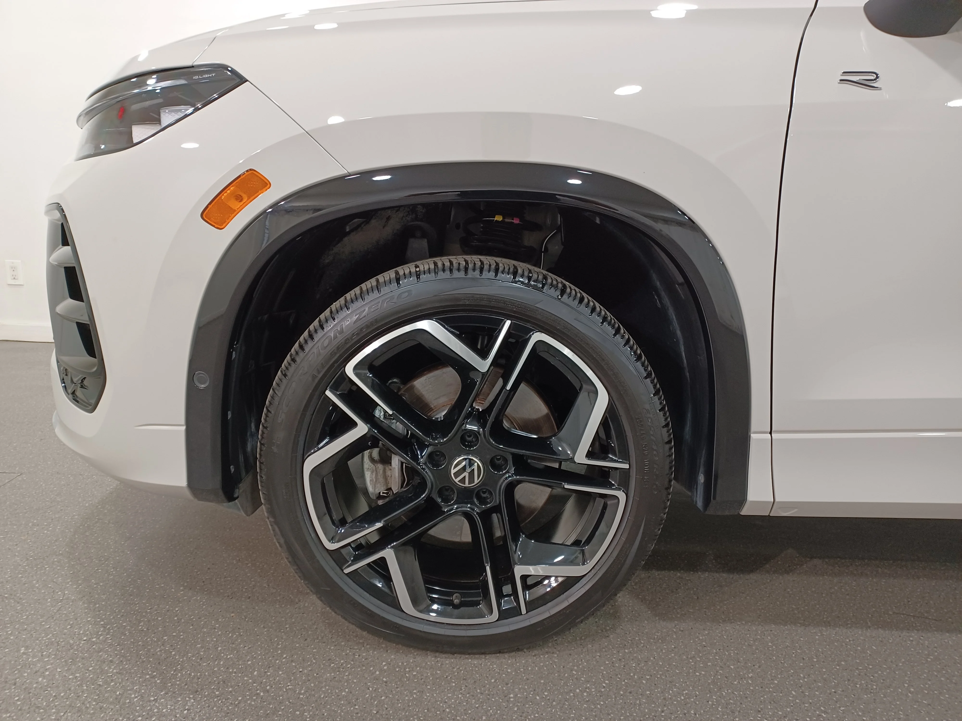 Certified Used 2026 Ascot Gray Volkswagen Highline Turbo R-Line 4Motion*AWD | Adaptive Cruise | Cooled Massage Seats | HUD | 360 Cam | Nav image 20