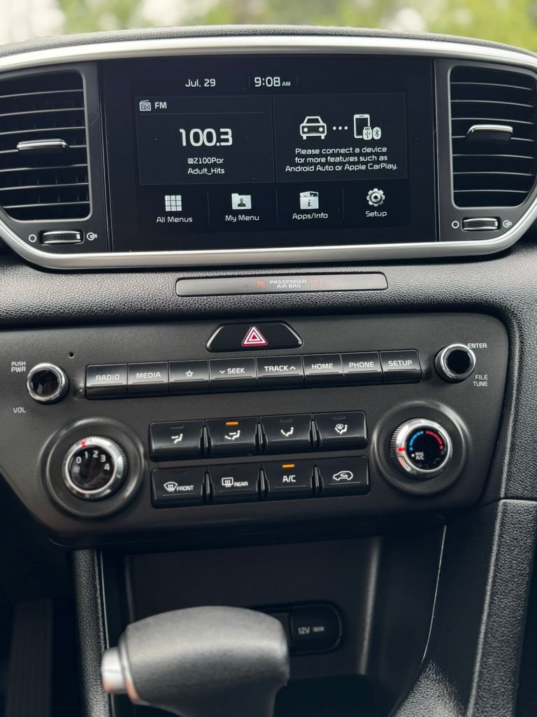 Used 2022 Snow White Pearl Kia LX image 17
