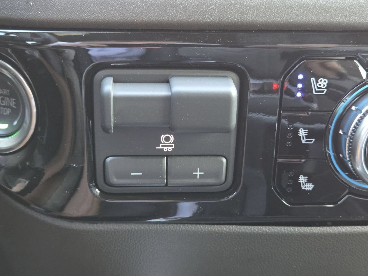 2026 GMC Sierra 1500 SLT - Photo 9