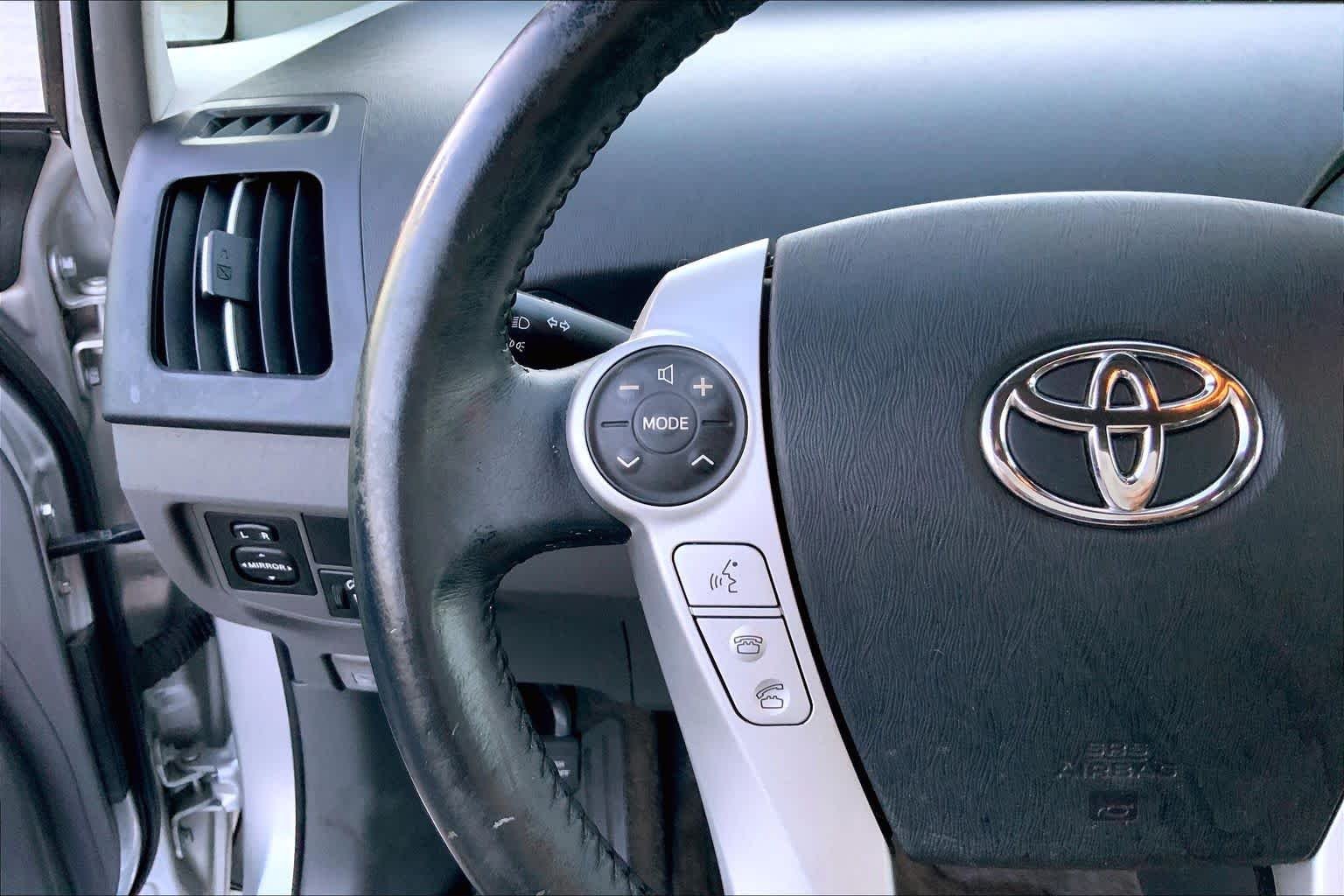 Used 2010 Classic Silver Metallic Toyota III image 20