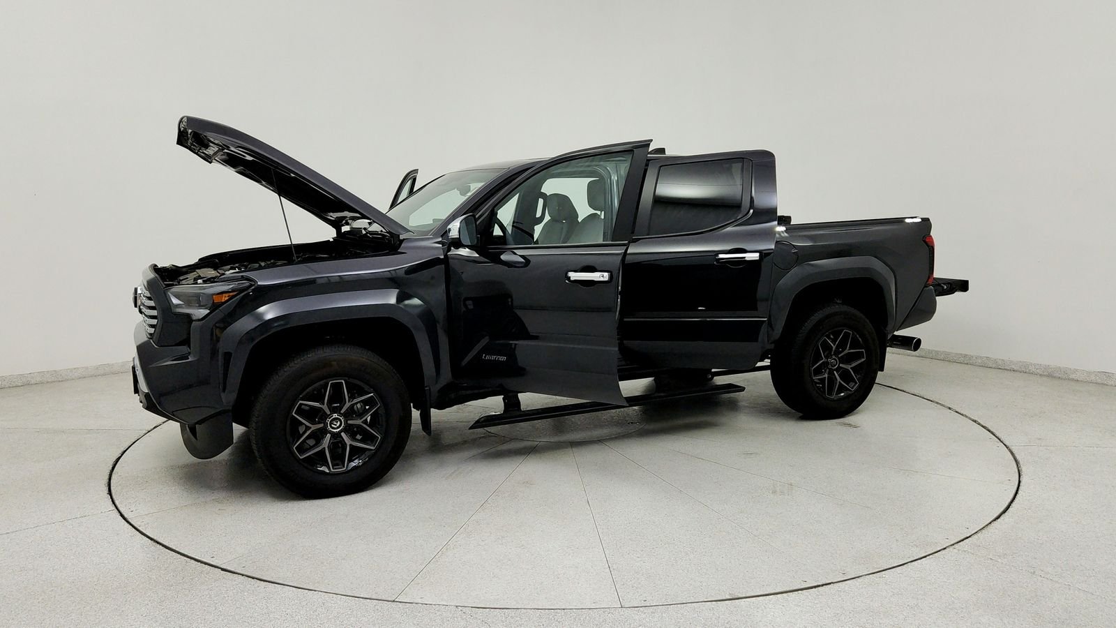Used 2024  Toyota Limited image 12