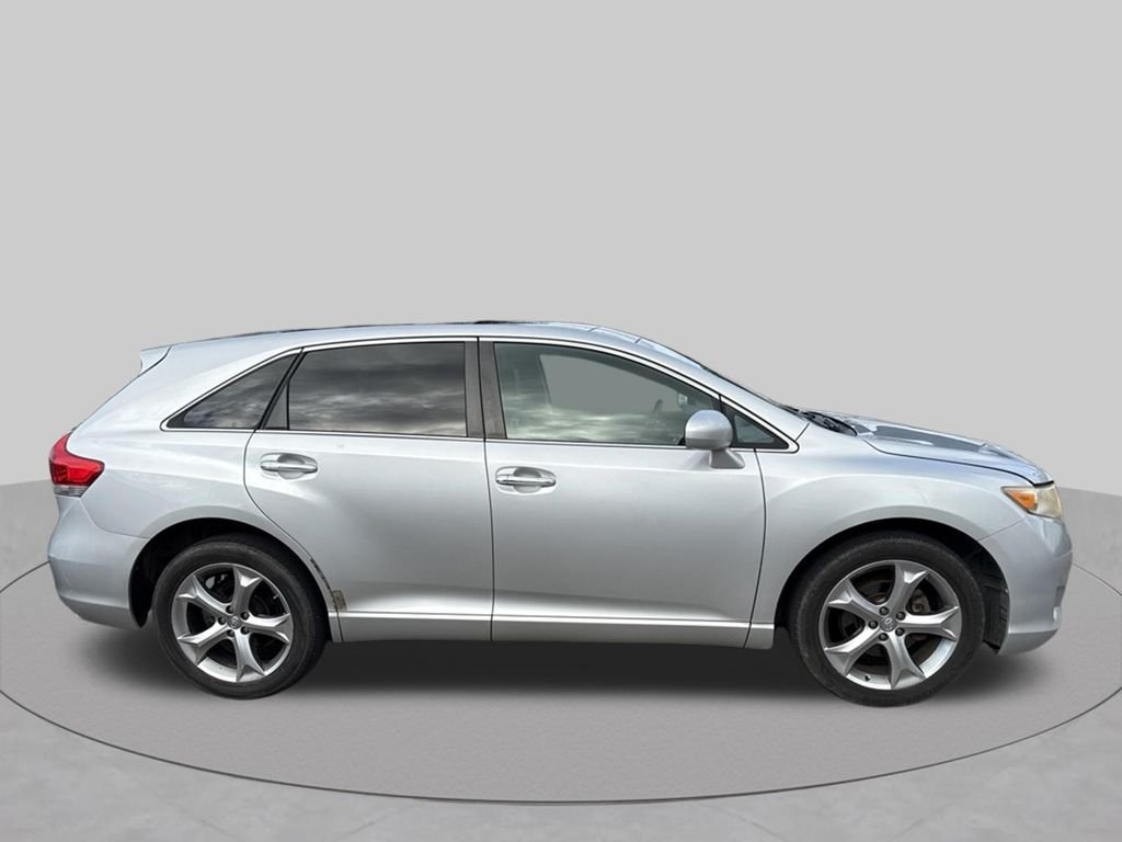 Used 2009 Silver Toyota Base image 4