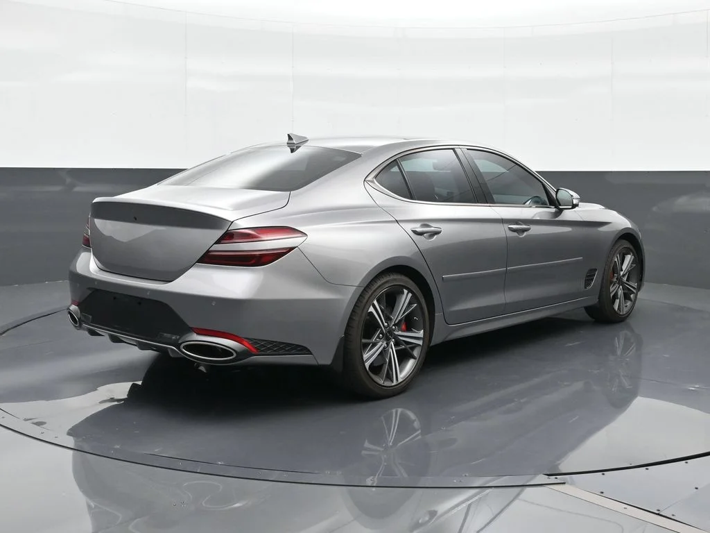 Used 2025 Silver Genesis 2.5T image 5