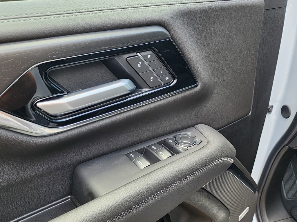 2026 GMC Yukon XL Denali - Photo 13