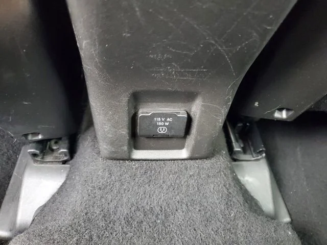 Used 2017 Alpine White Jeep Latitude image 24