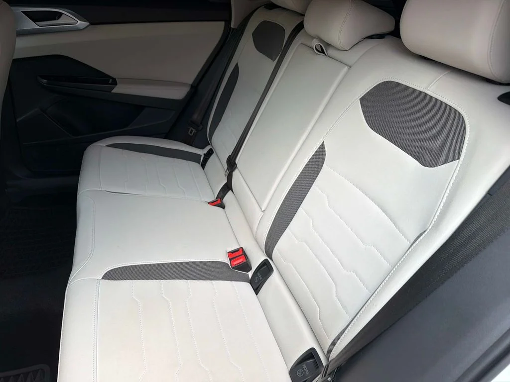 Used 2025 White Volkswagen 1.5T SE image 14