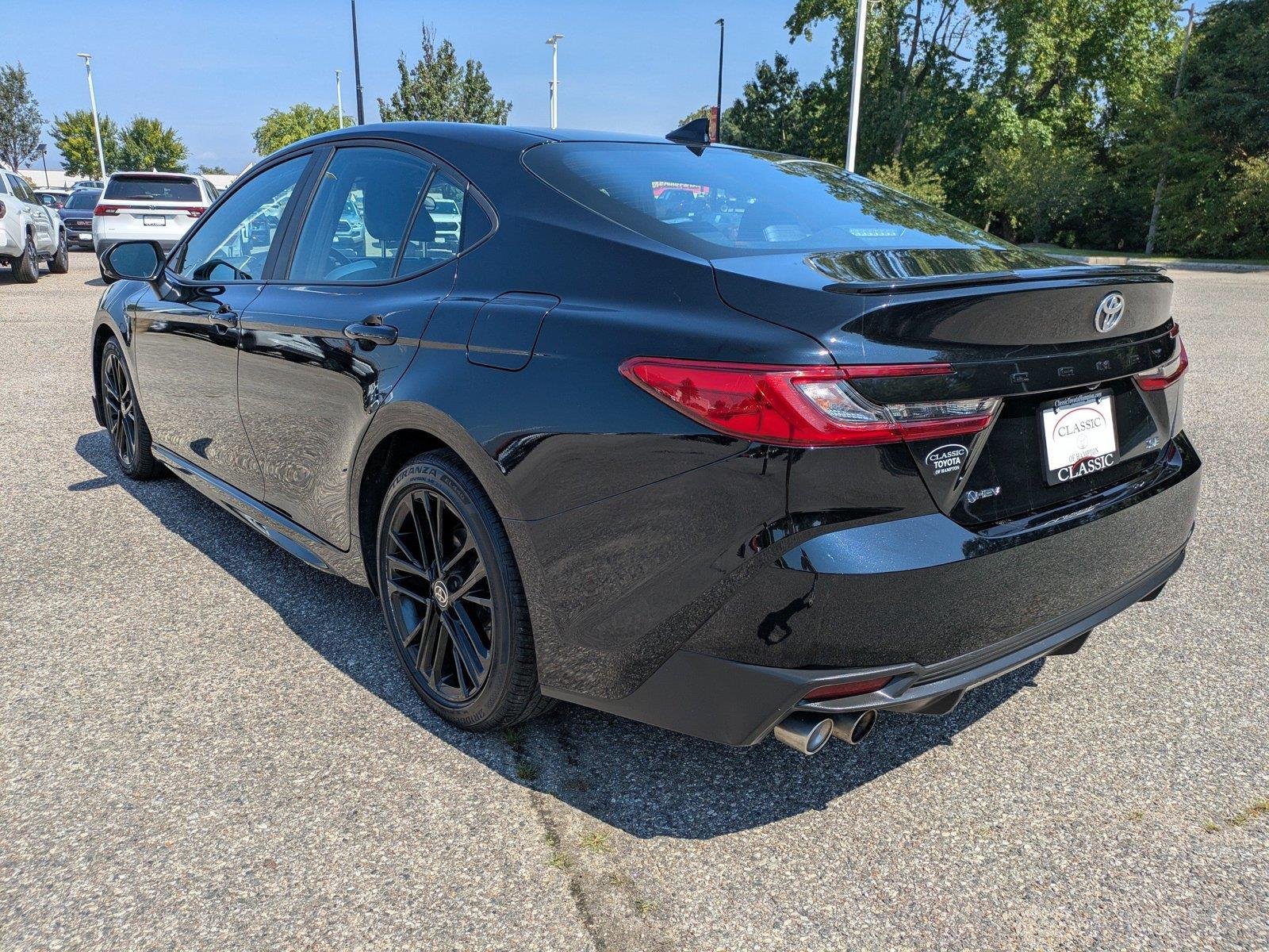 Used 2025  Toyota SE image 6