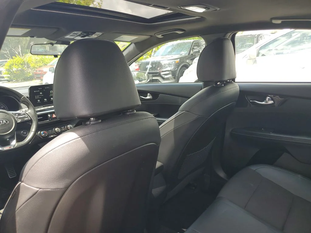 Used 2021 White Kia GT-Line image 14