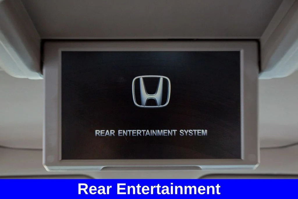 Certified Used 2017 White Diamond Pearl Honda AWD Touring image 9