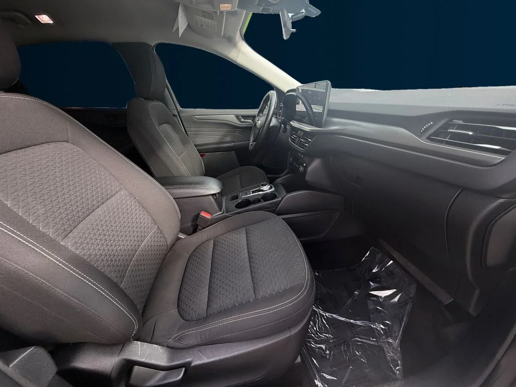 Used 2023 Silver Ford Active image 17
