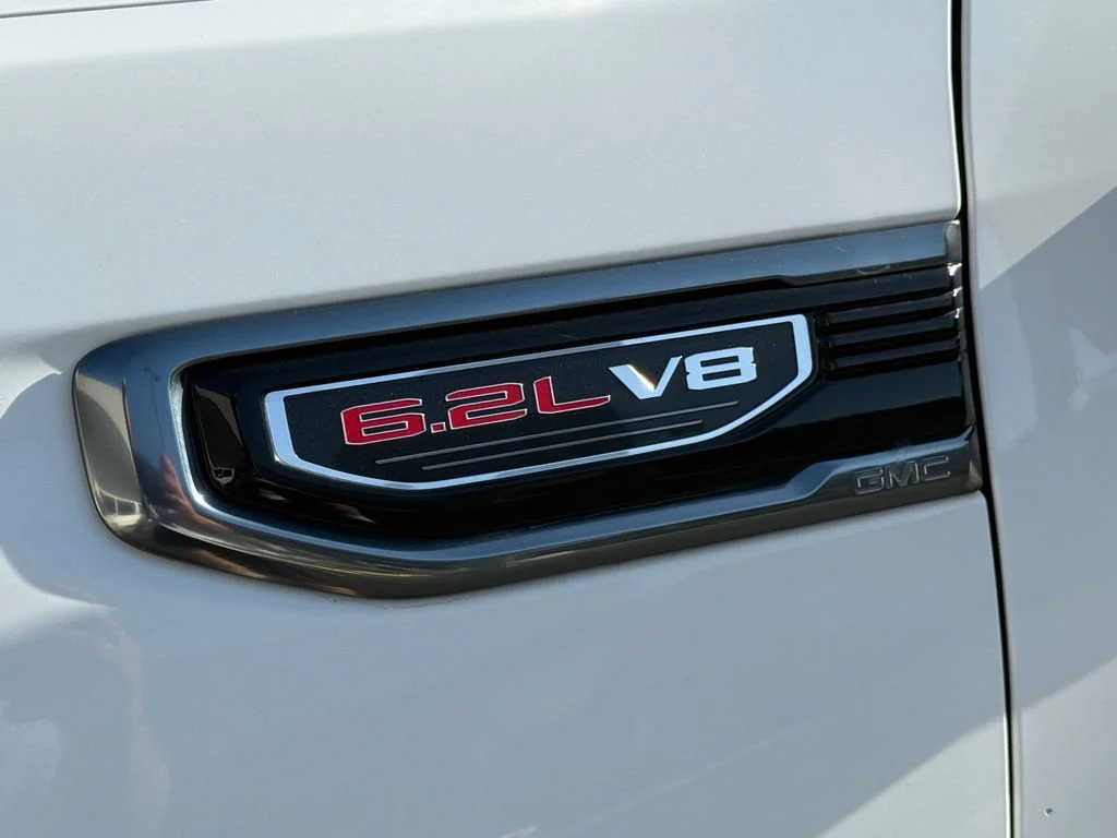 Used 2025 Summit White GMC AT4 image 12