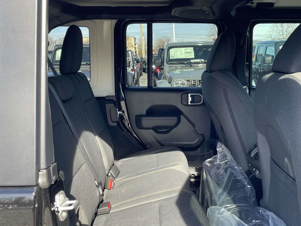 New 2026 Black Clear-Coat Exterior Paint Jeep Sport S image 17