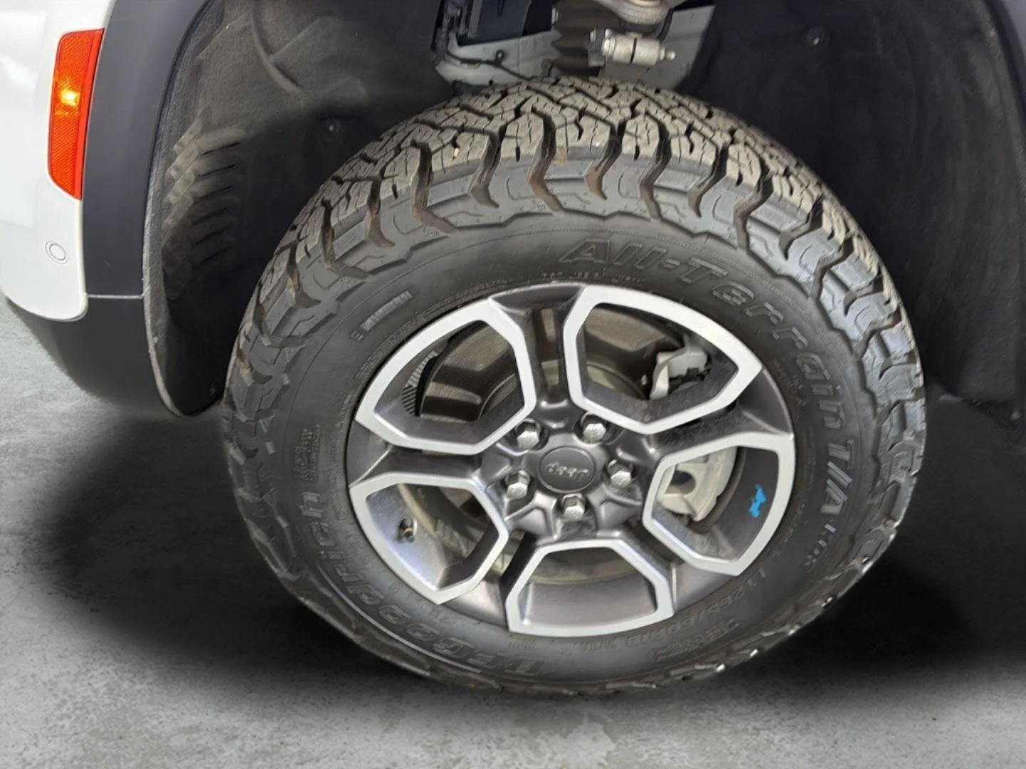Used 2023 Bright White Clearcoat Jeep Trailhawk image 17