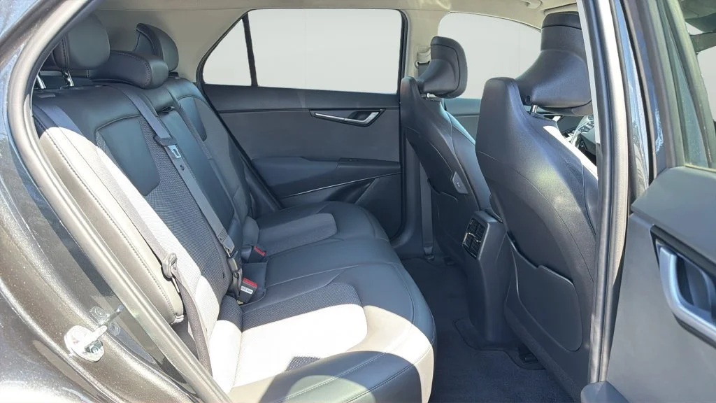 Used 2023 Gray Kia Wind image 12