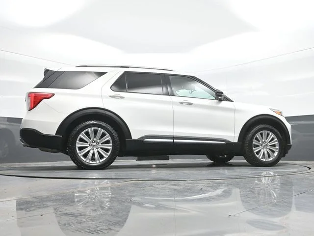 Used 2021 White Ford Limited image 25