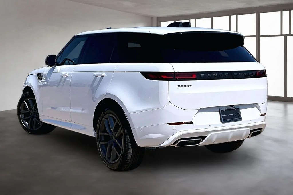 New 2026 White Land Rover Dynamic SE image 3