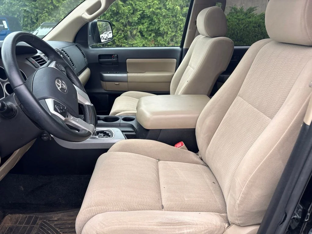 Used 2015 Black Toyota SR5 image 12