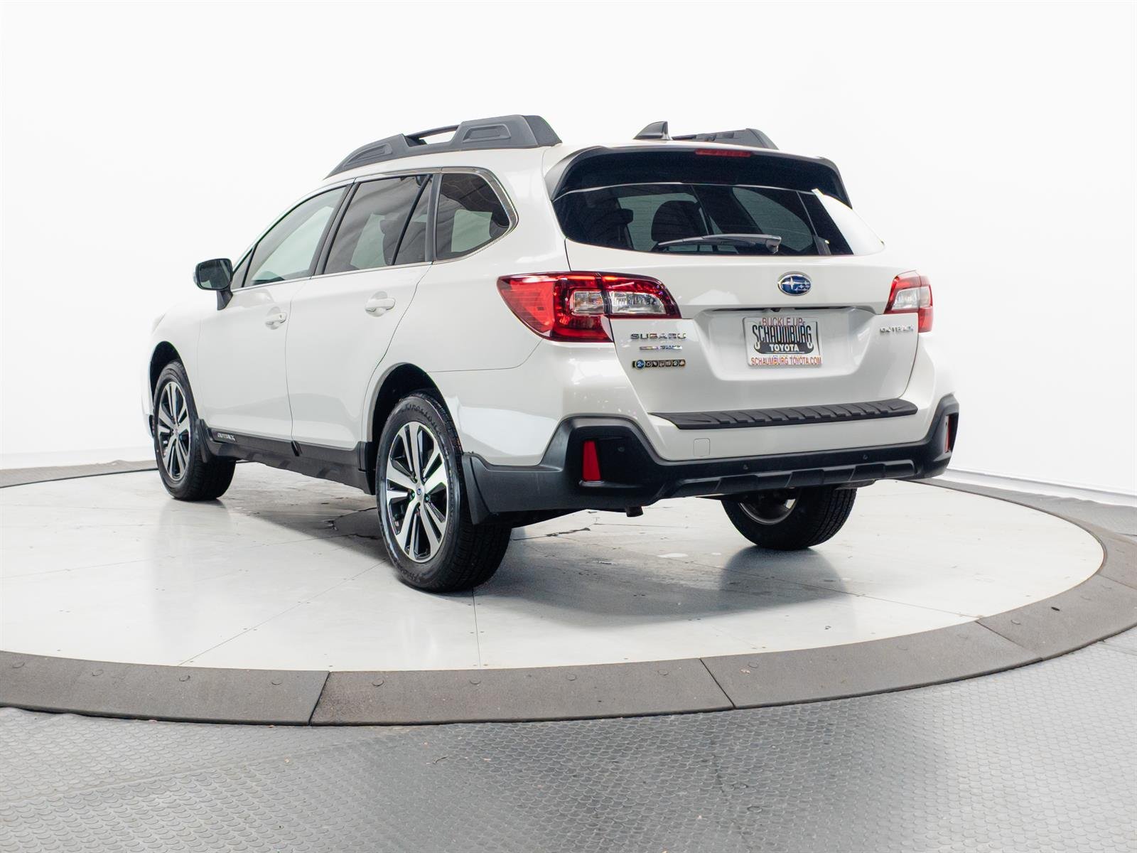 Used 2019 White Subaru 2.5i image 9