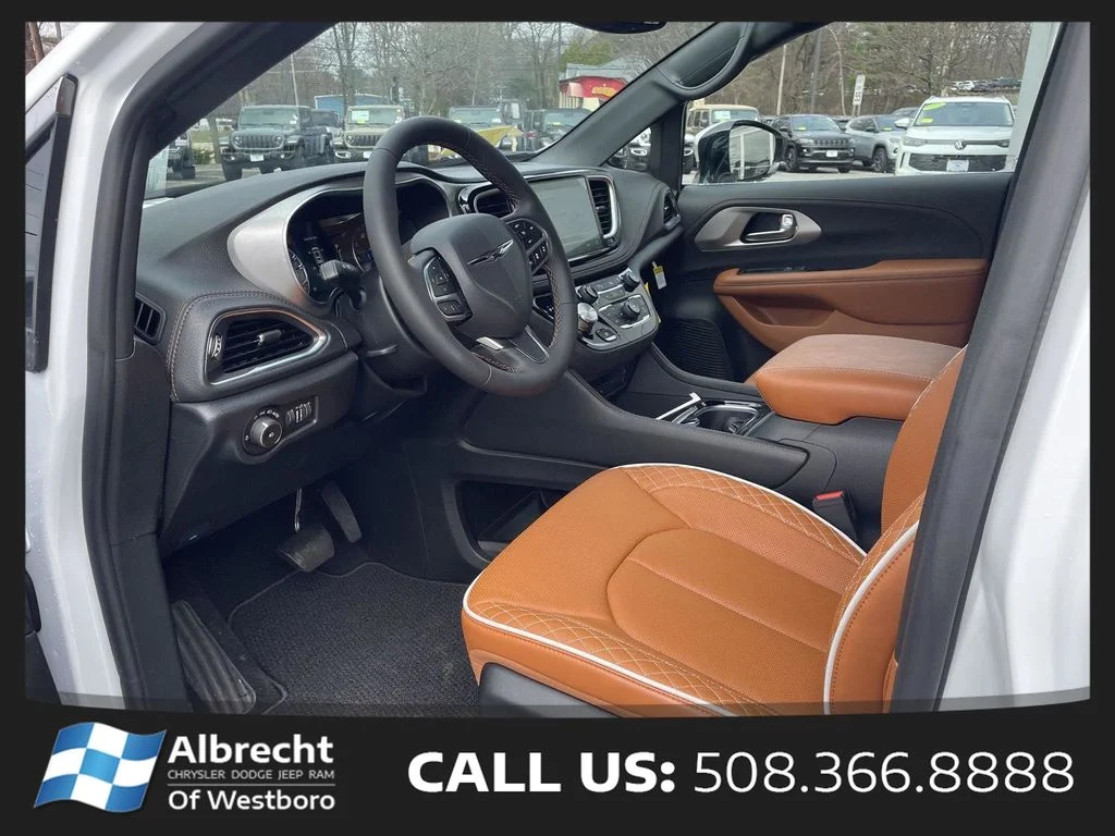 New 2026 Bright White Clear-Coat Exterior Paint Chrysler Pinnacle image 9