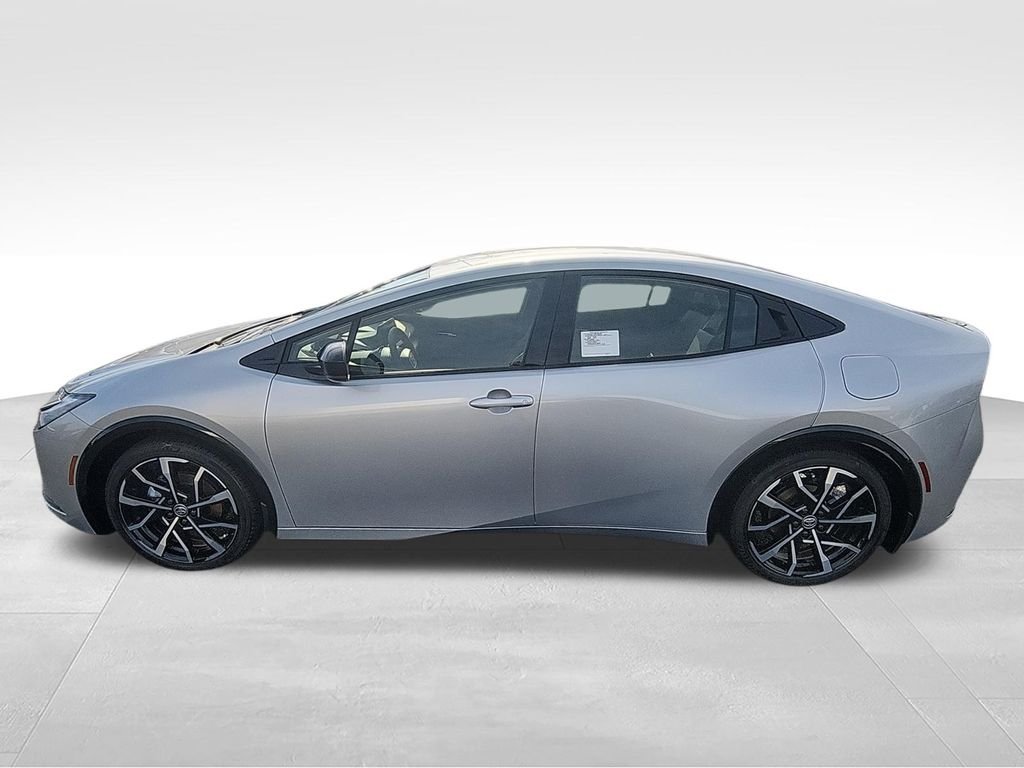 2026 Toyota Prius Plug-in Hybrid XSE - Photo 5