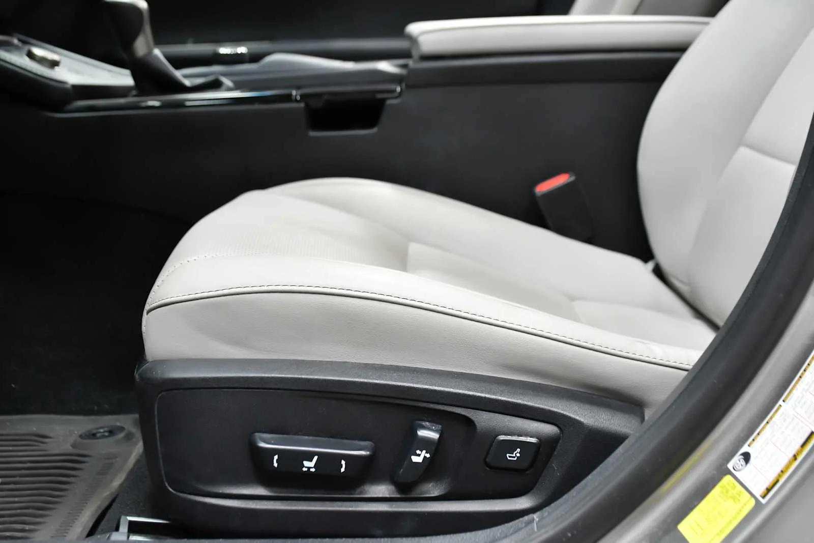 Used 2017 Atomic Silver Lexus  image 14