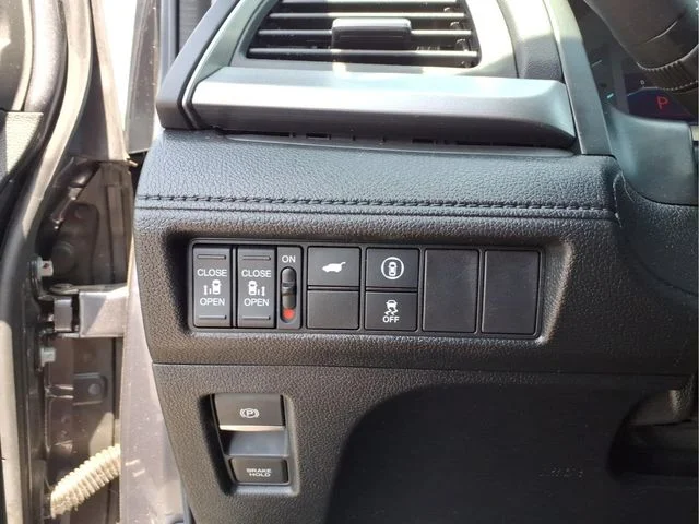 Used 2024 Gray Honda EX-L image 27