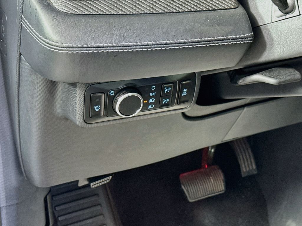 Used 2023 Space White Metallic Ford Premium image 17