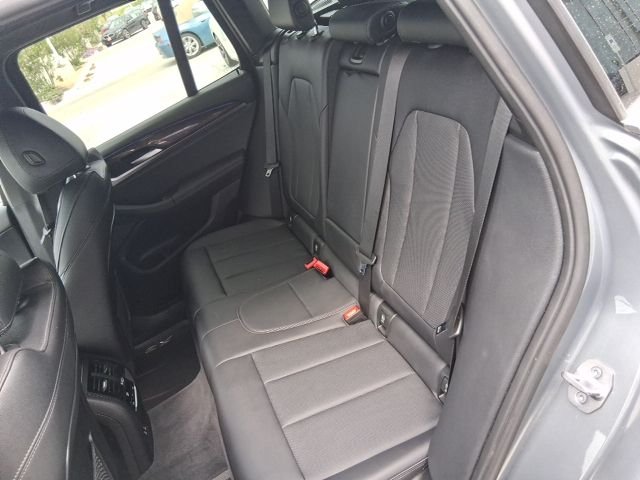 Used 2023 Gray BMW sDrive30i image 16