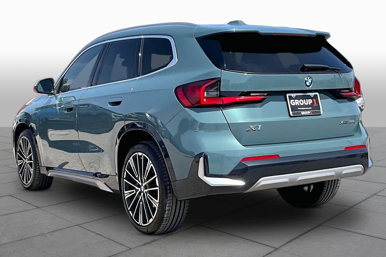 Used 2024 Green Metallic BMW xDrive28i image 12