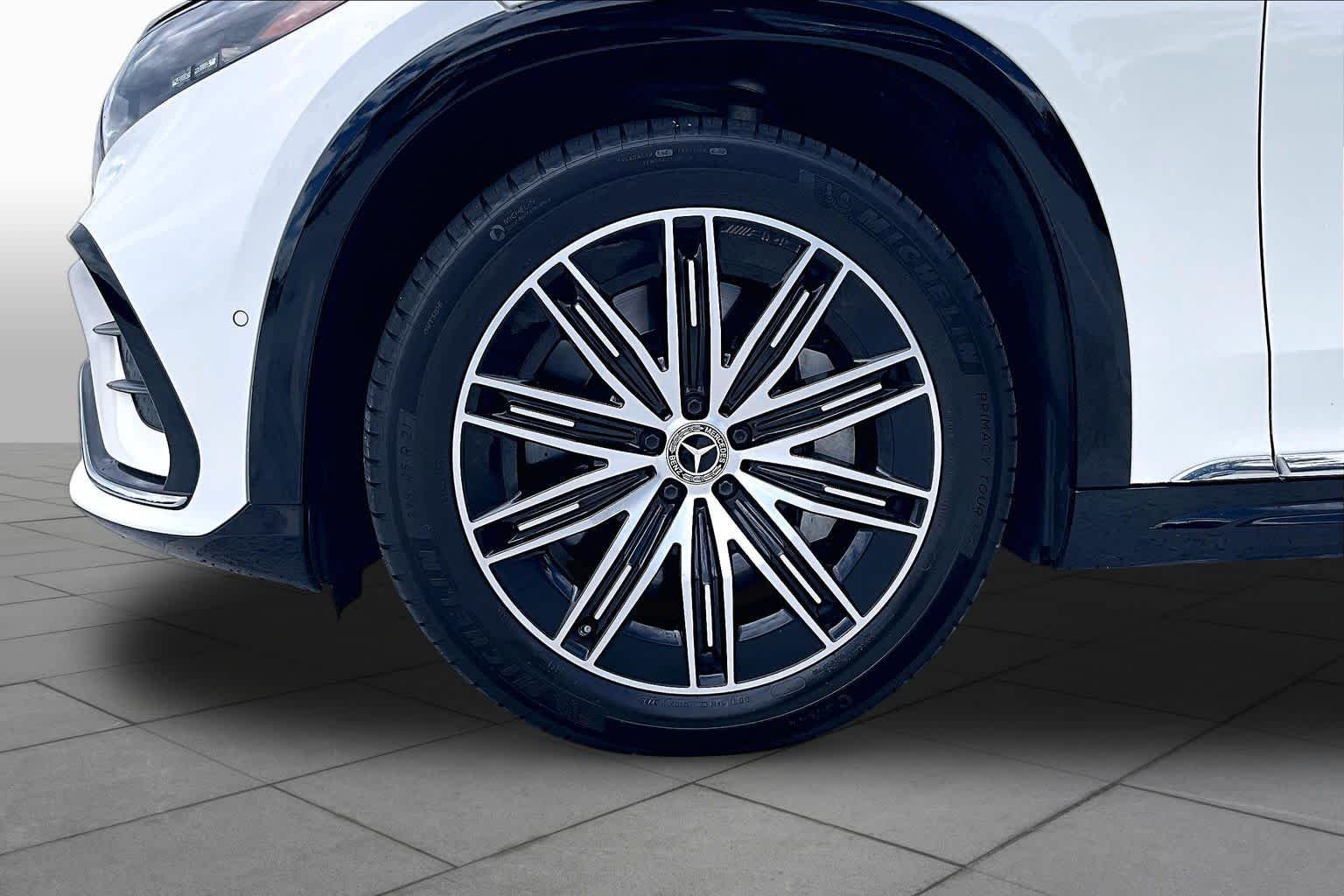Certified Used 2023 MANUFAKTUR Diamond White Mercedes-Benz EQS 580 image 10