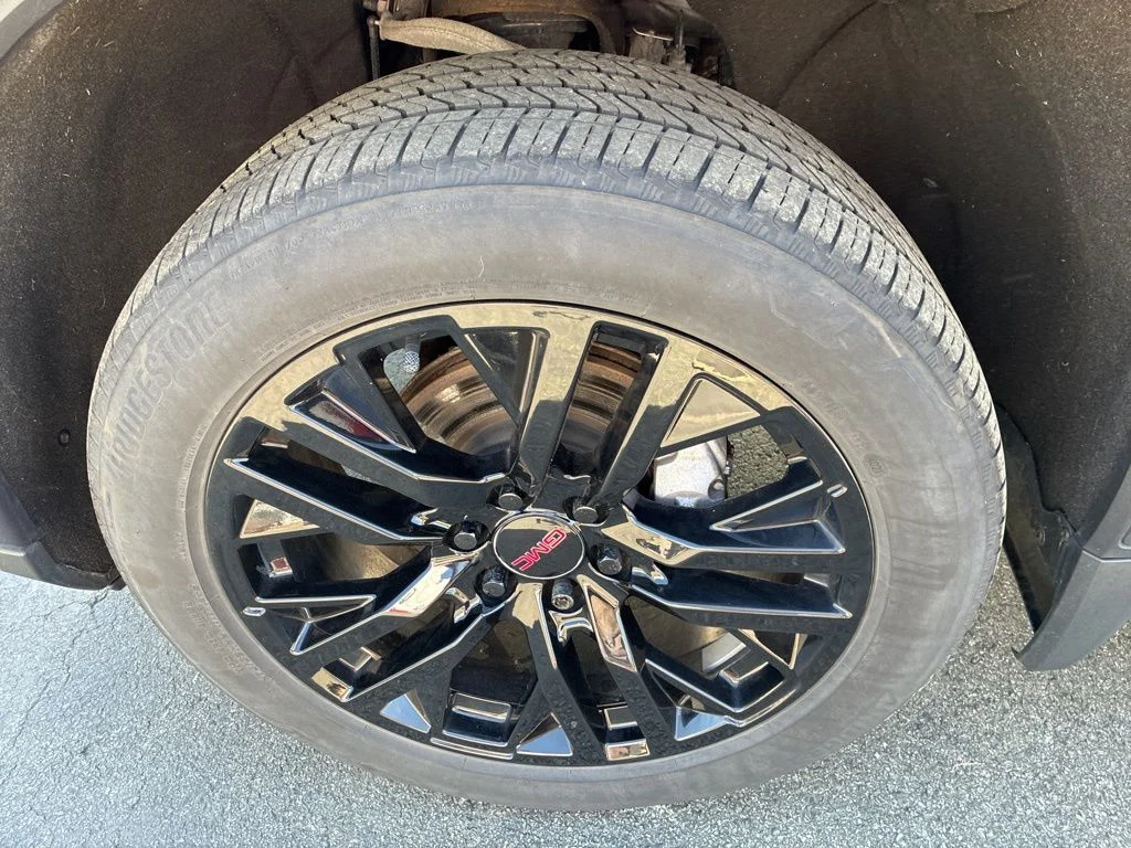 Used 2022 Silver GMC Denali image 12