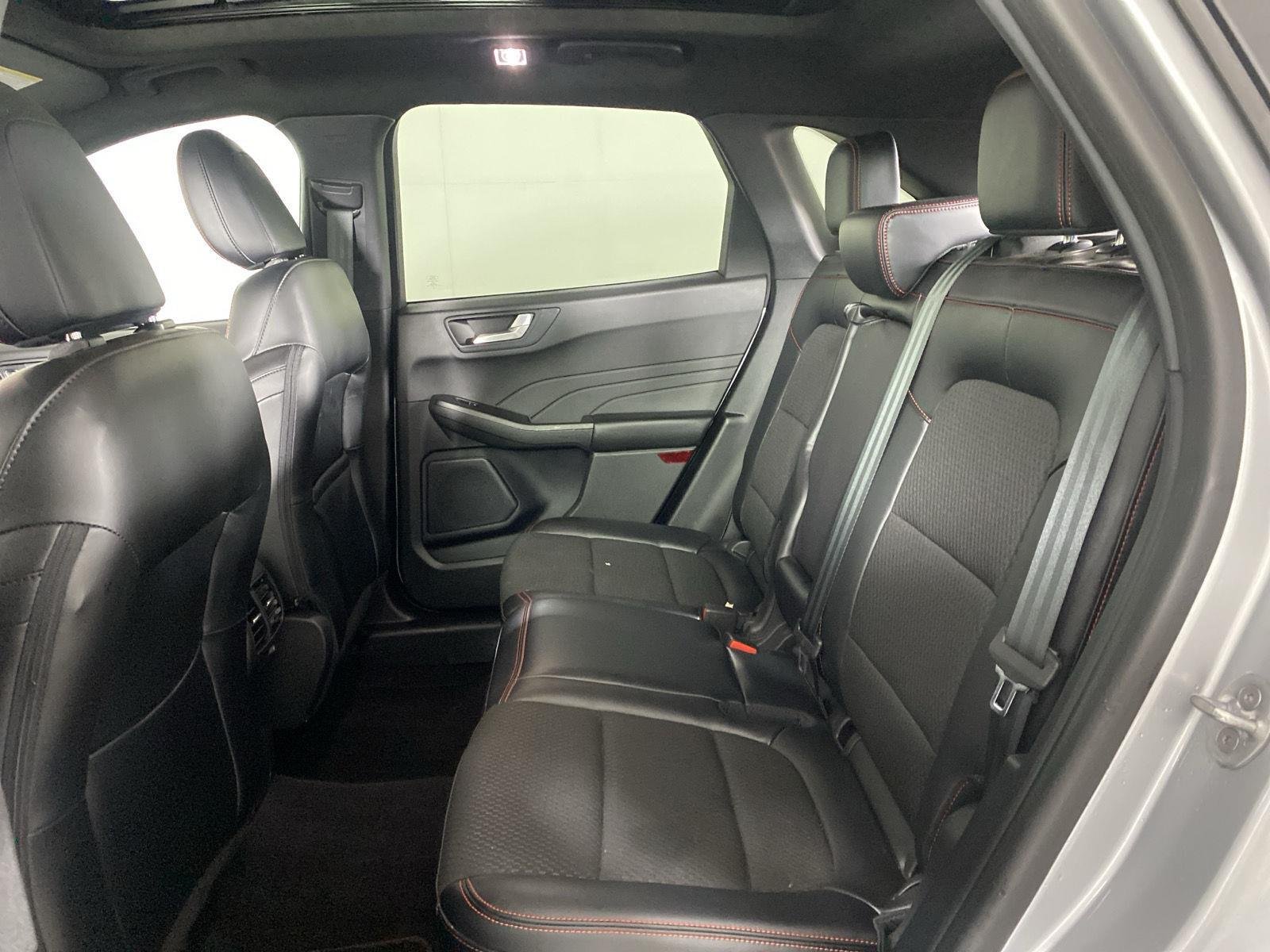Used 2023 Iconic Silver Ford ST-Line image 28