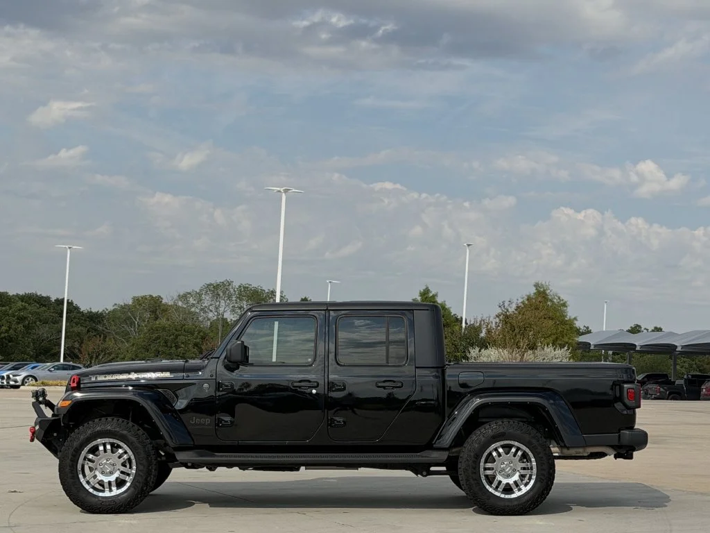 Used 2023 Black Jeep Texas Trail image 3